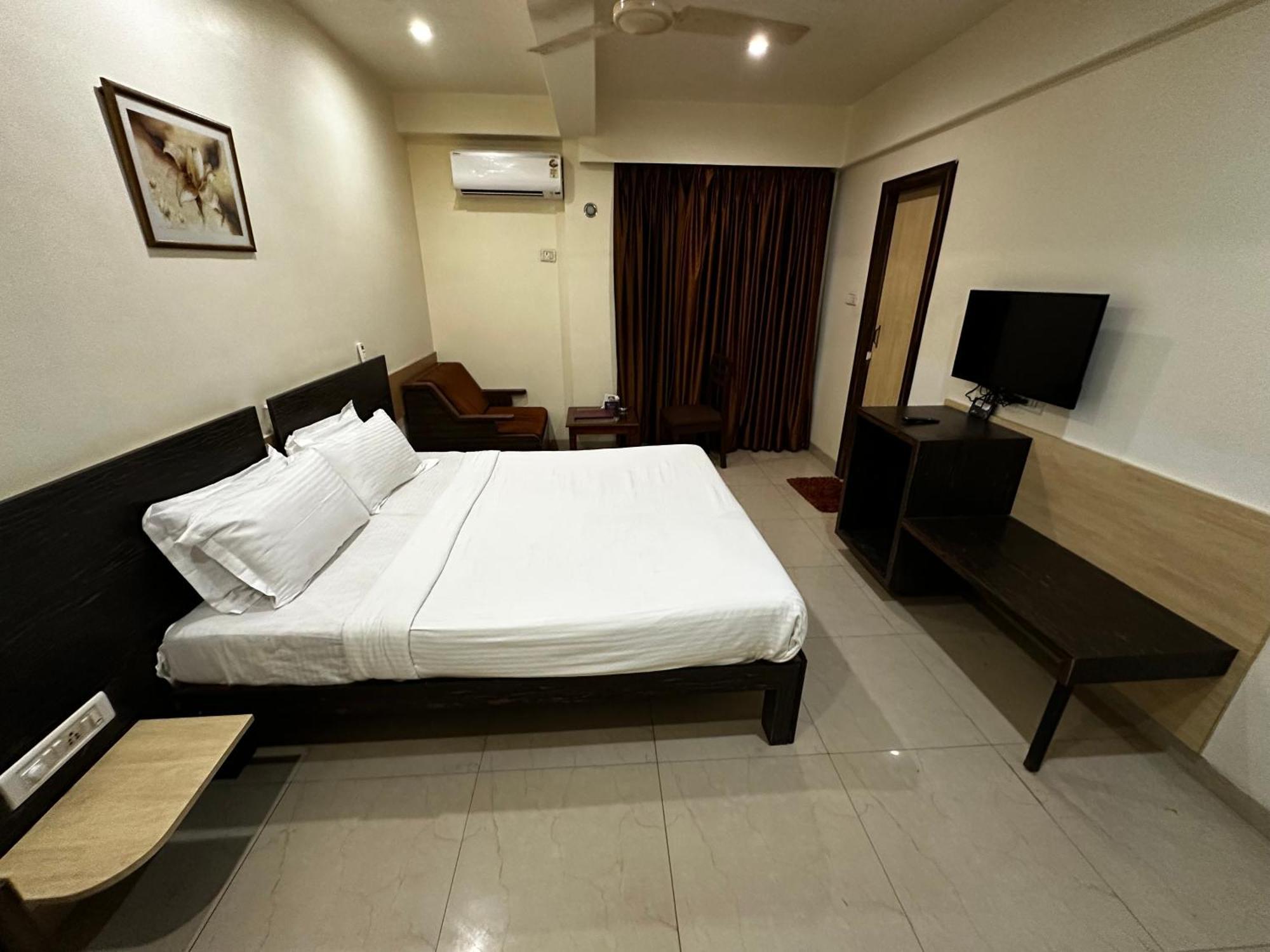 The Saffron Suites Sasupada Luaran gambar