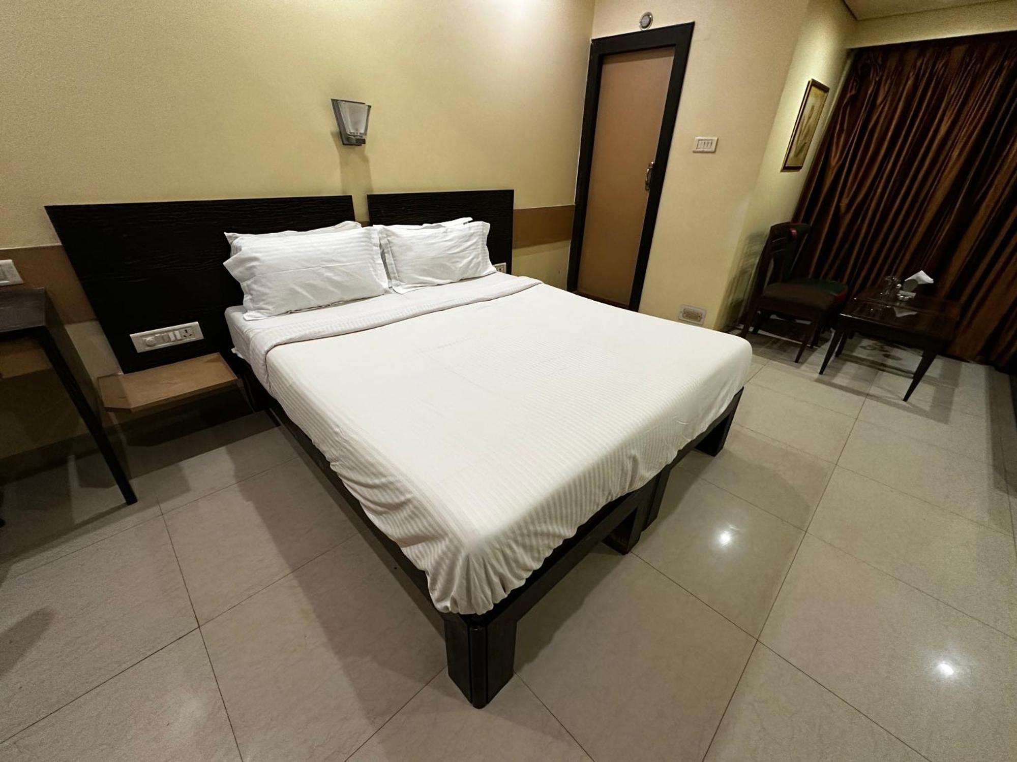 The Saffron Suites Sasupada Luaran gambar