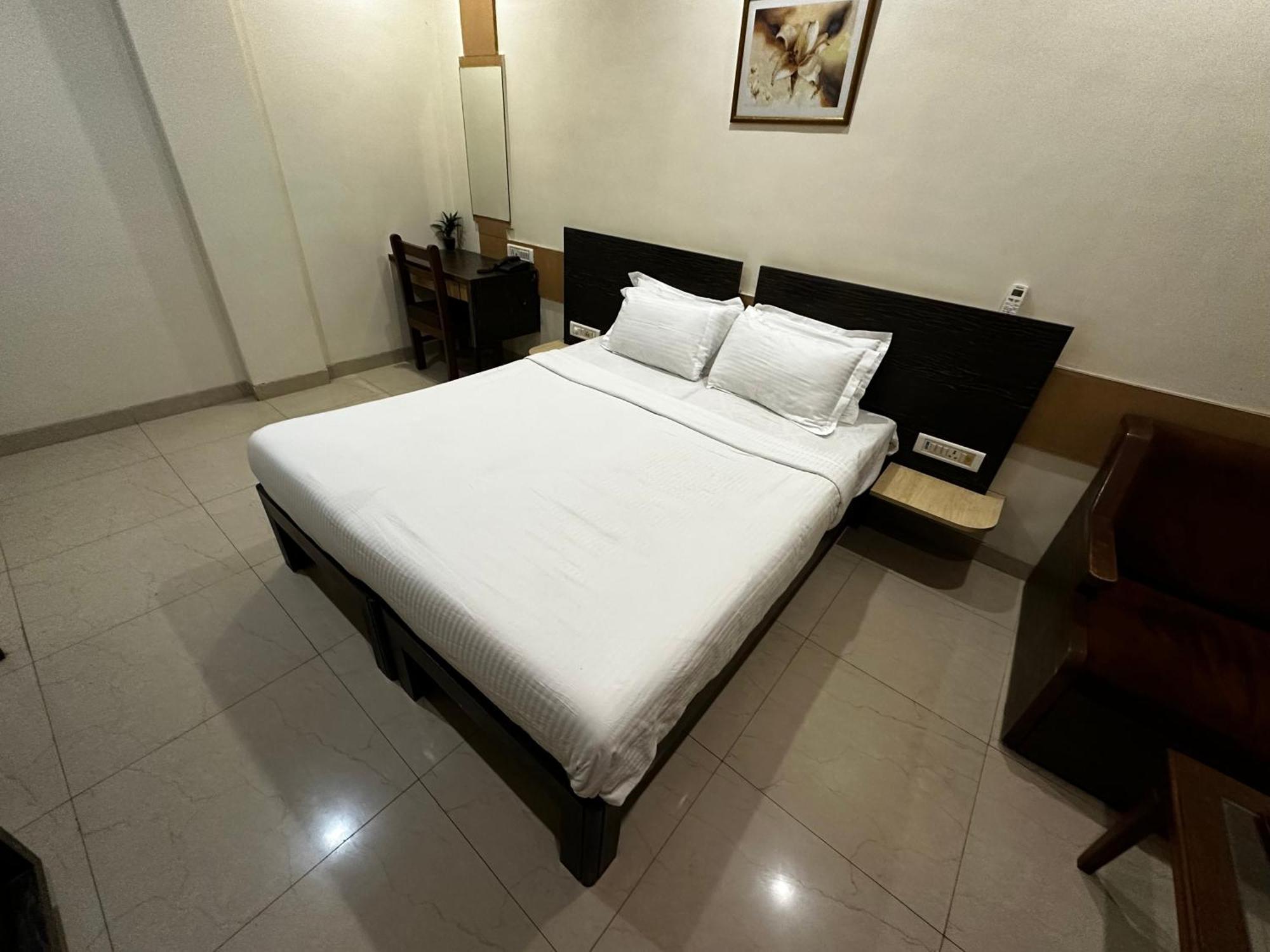 The Saffron Suites Sasupada Luaran gambar