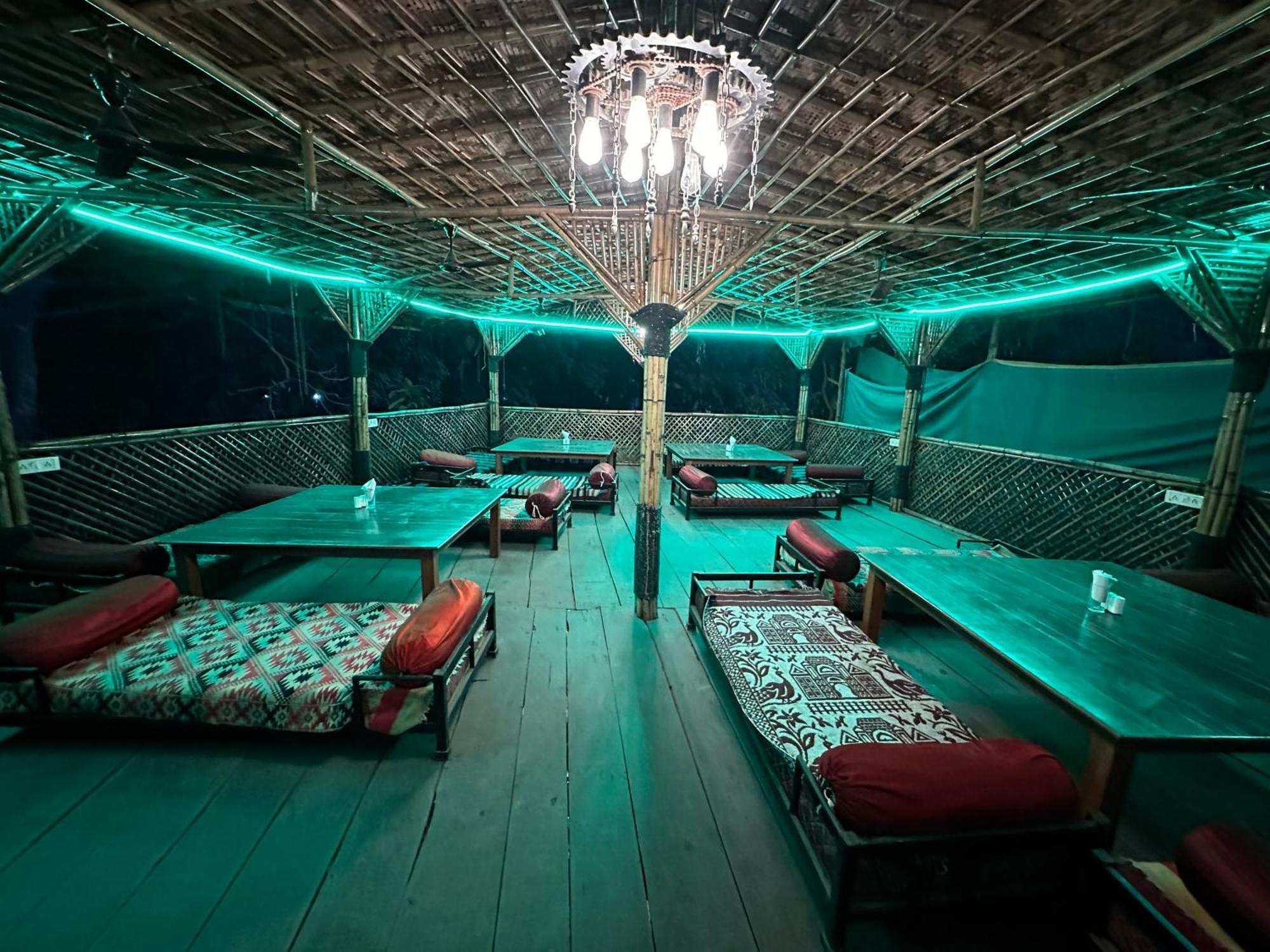 The Saffron Suites Sasupada Luaran gambar