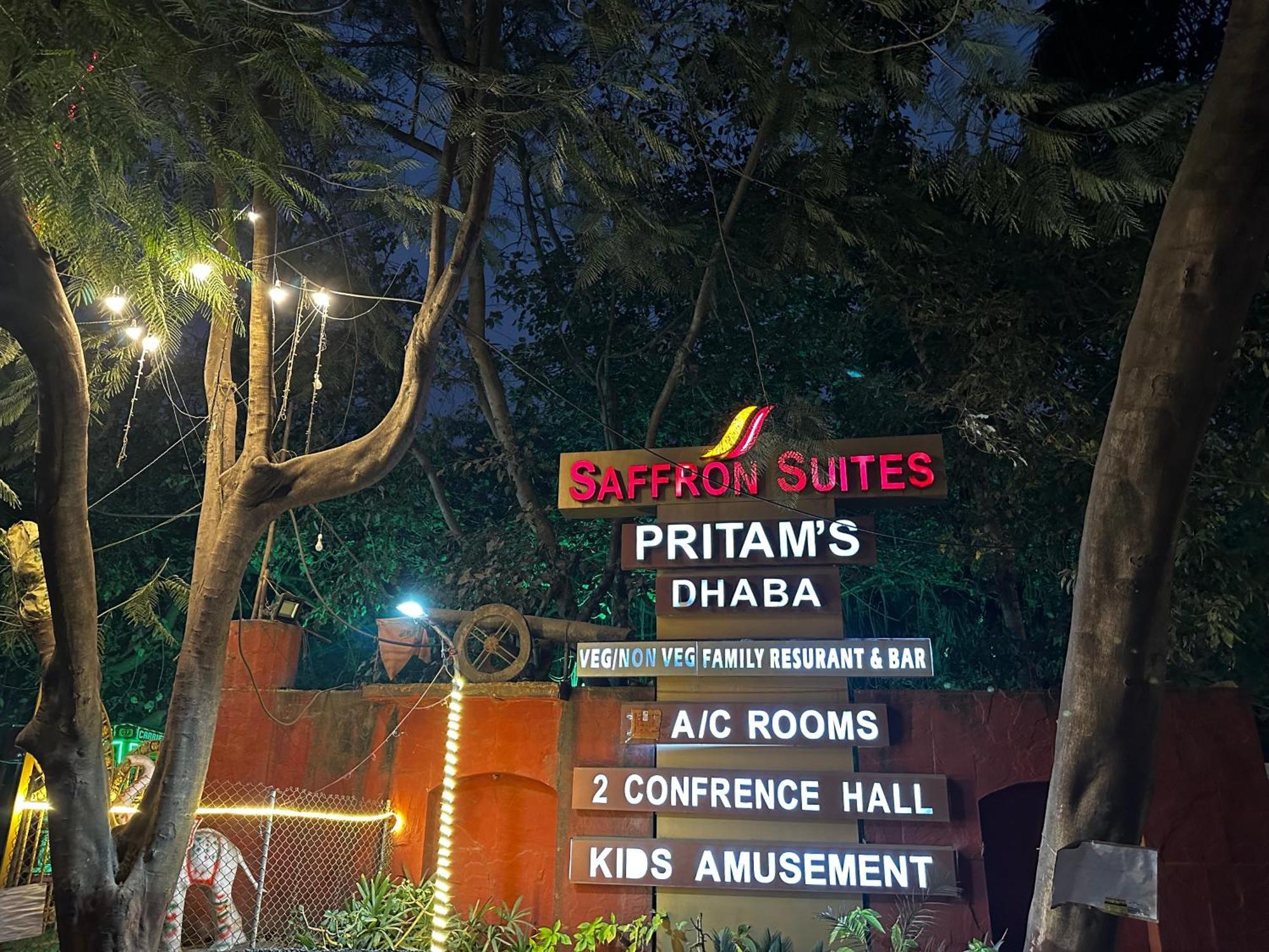 The Saffron Suites Sasupada Luaran gambar