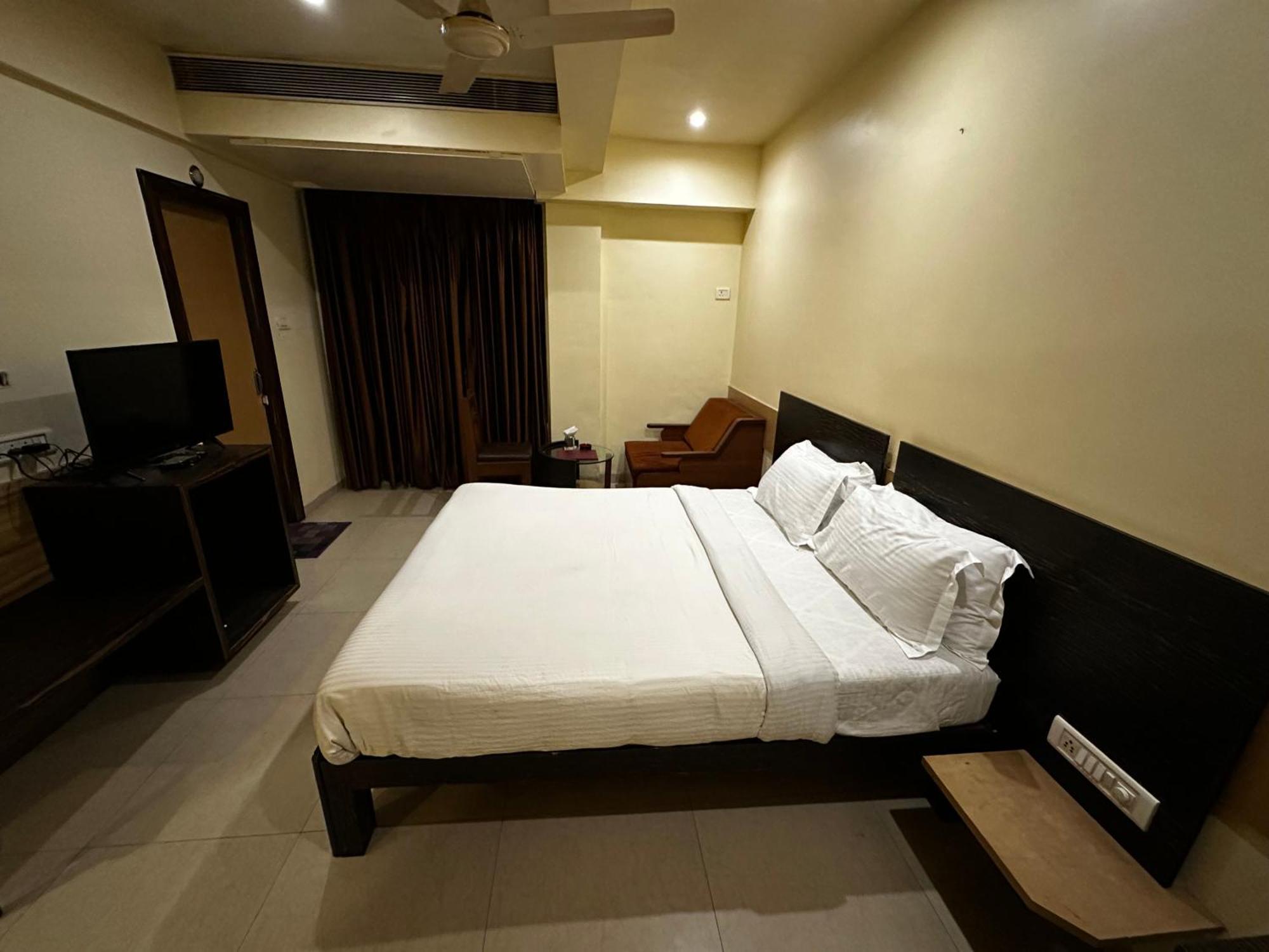 The Saffron Suites Sasupada Luaran gambar