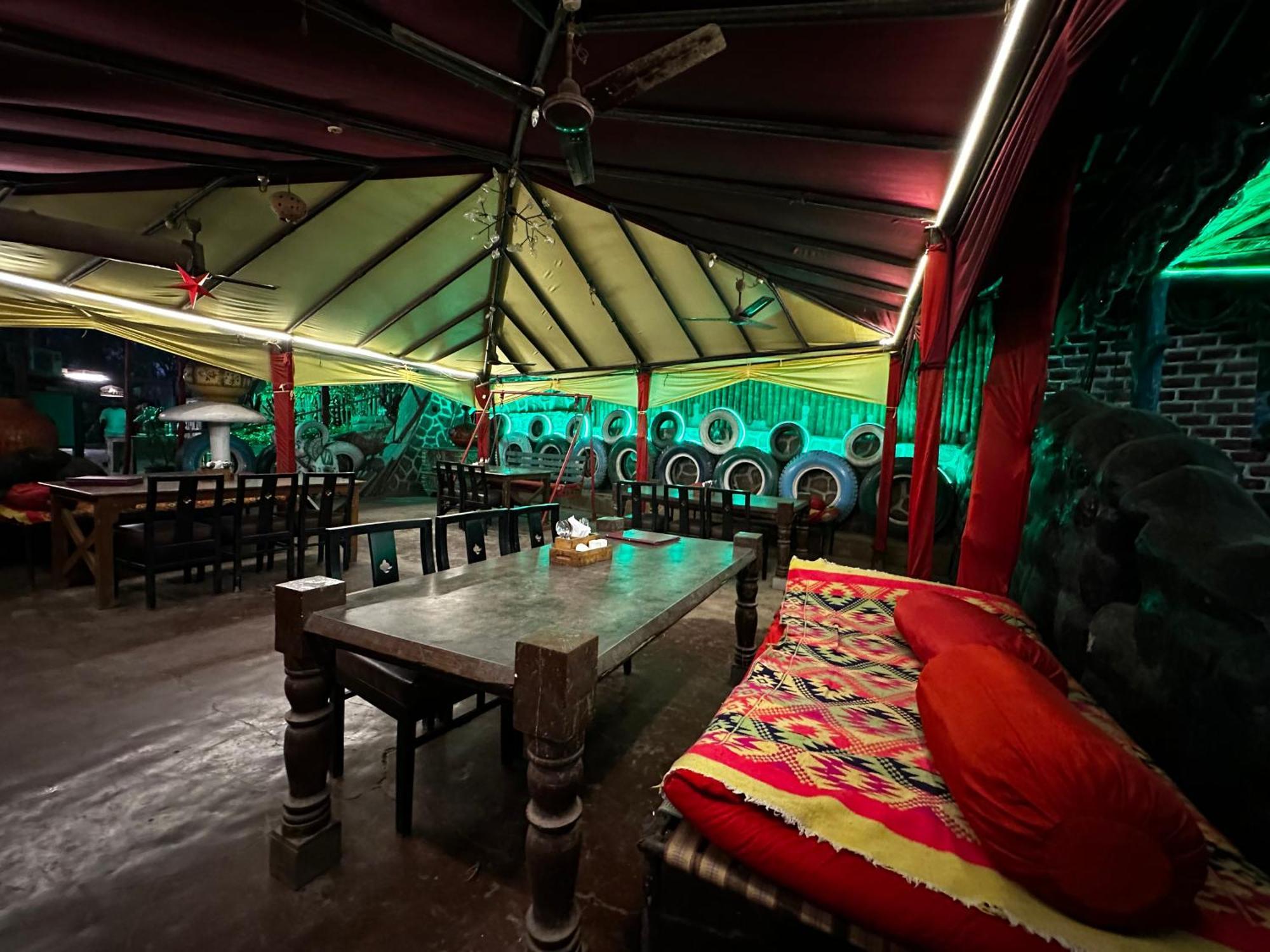 The Saffron Suites Sasupada Luaran gambar