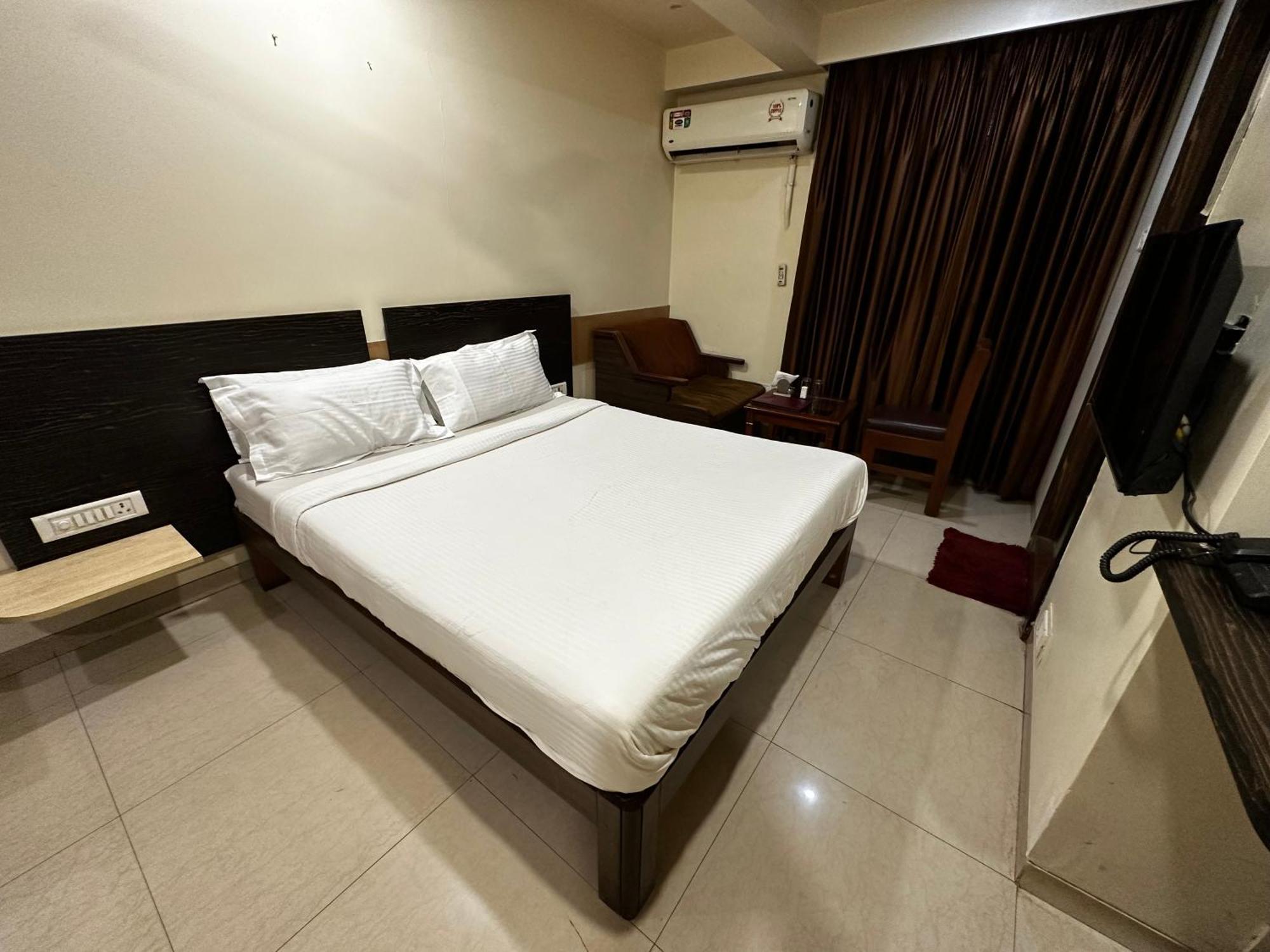 The Saffron Suites Sasupada Luaran gambar