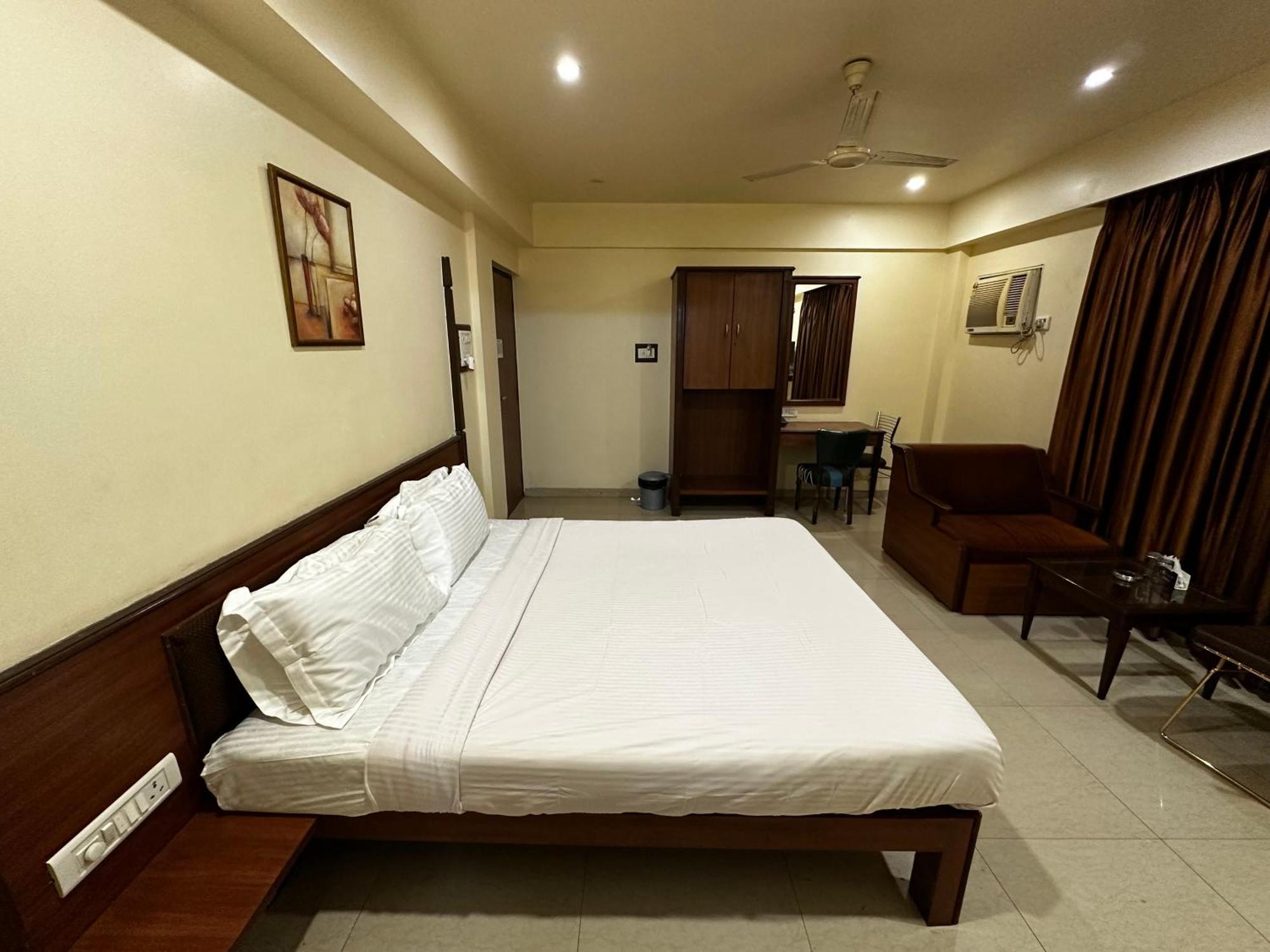 The Saffron Suites Sasupada Luaran gambar