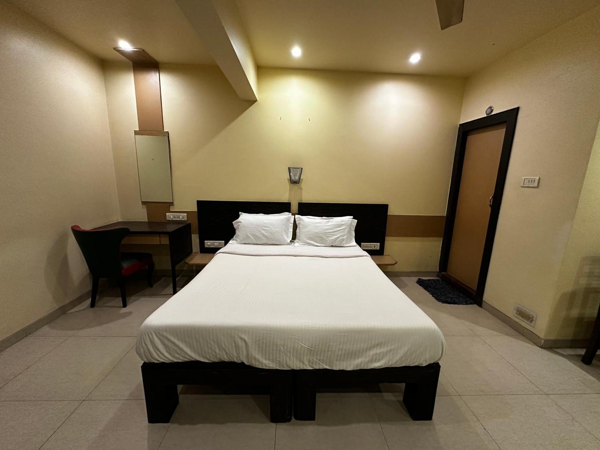 The Saffron Suites Sasupada Luaran gambar