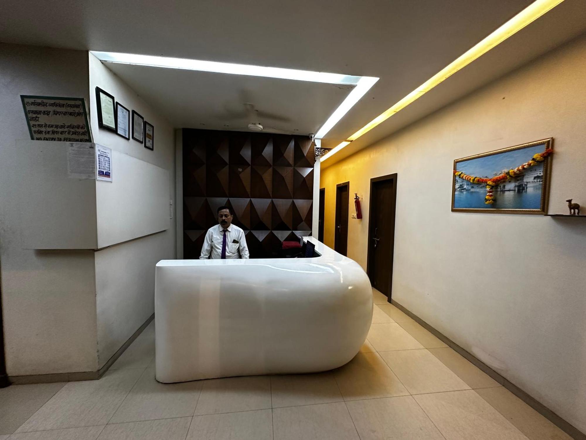 The Saffron Suites Sasupada Luaran gambar